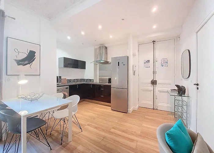 Nestor&jeeves - Cocoa - - Near Apartment *